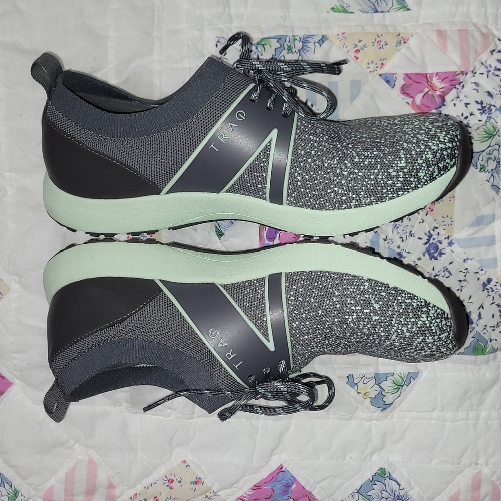 TRAQ by Alegria Lace-Up Sneakers Size  9 Women's - Picture 2 of 7